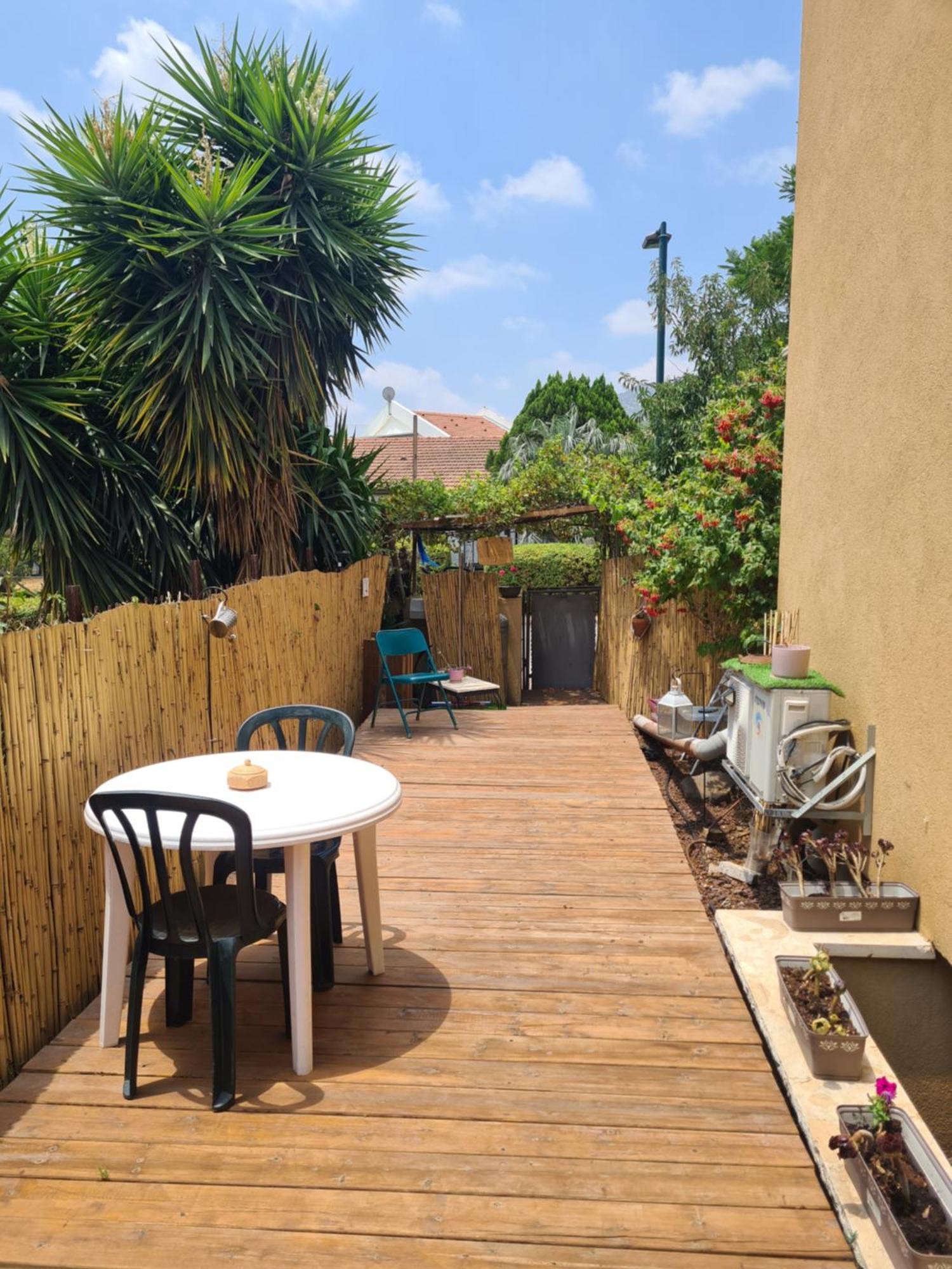 בין הר למעיין Apartment Kfar Tavor Bagian luar foto